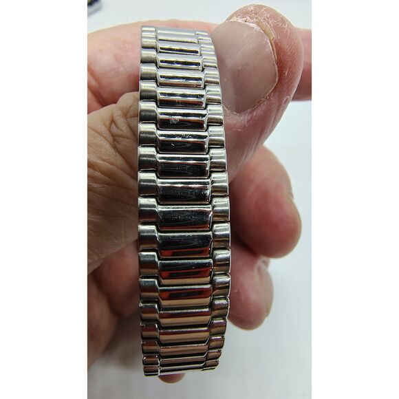 Scooby Doo and Shaggy Armitron Yr 2000 Hanna Barbera 2100/144 Ladies Watch - Picture 5 of 9